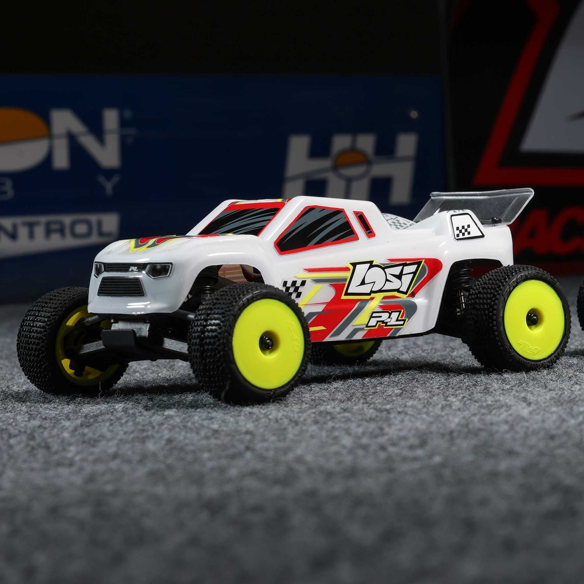 1/28 Micro-T Ready to Run with Battery and Charger (White) (LOS-1392T1) Action Image