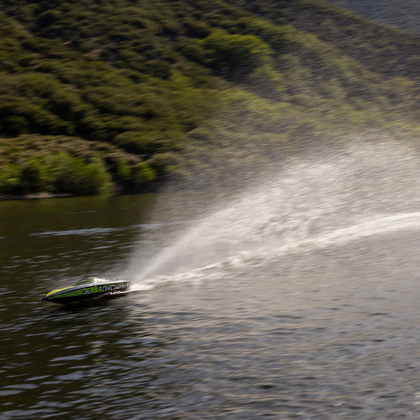 Sonicwake 36" V3 Self-Righting V-Hull Ready to Run (Black) (PRB-2171T1)_3