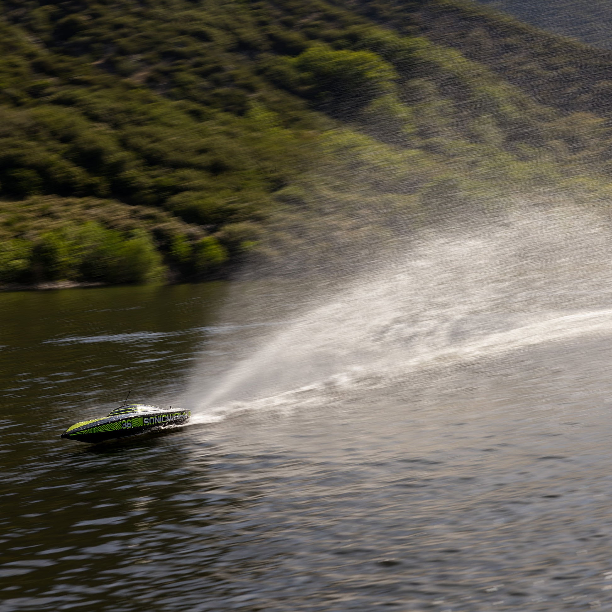 Sonicwake 36" V3 Self-Righting V-Hull Ready to Run (Black) (PRB-2171T1)_3