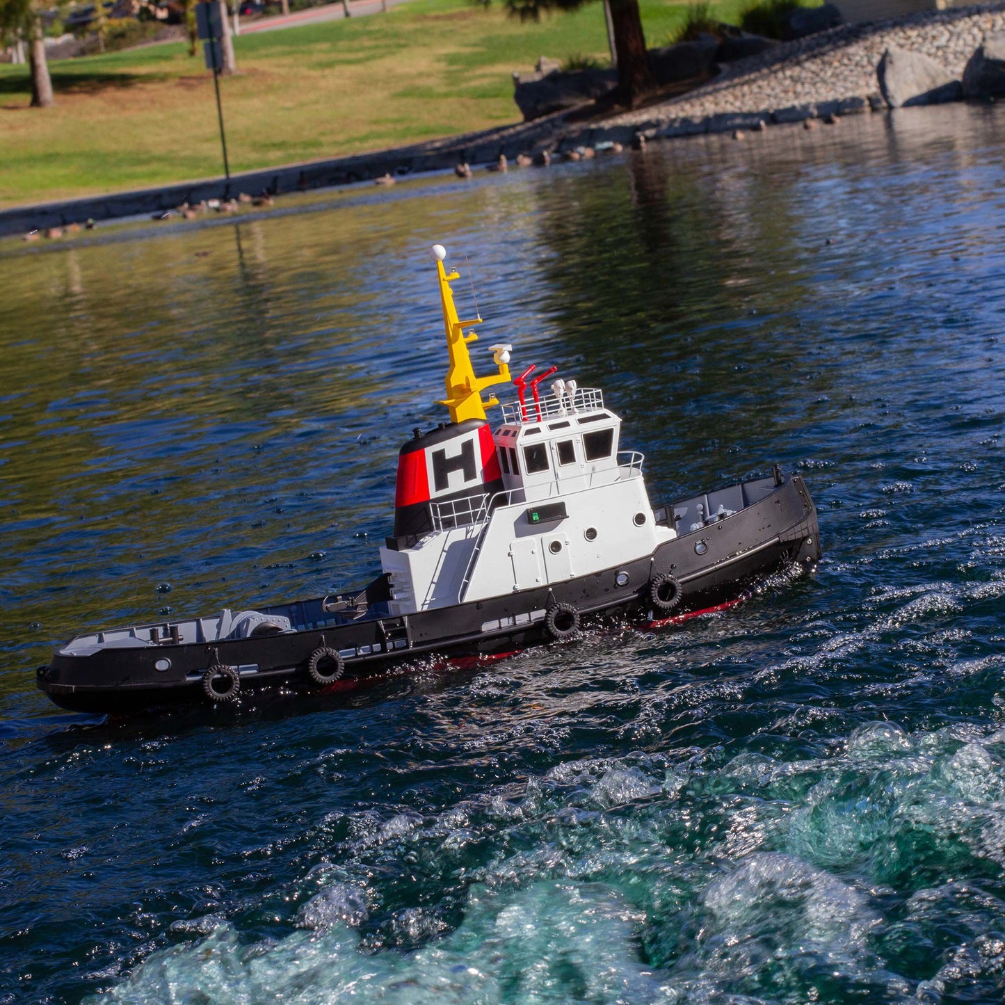 30" Horizon Harbor Tug Boat Ready to Run (PRB08036)_16