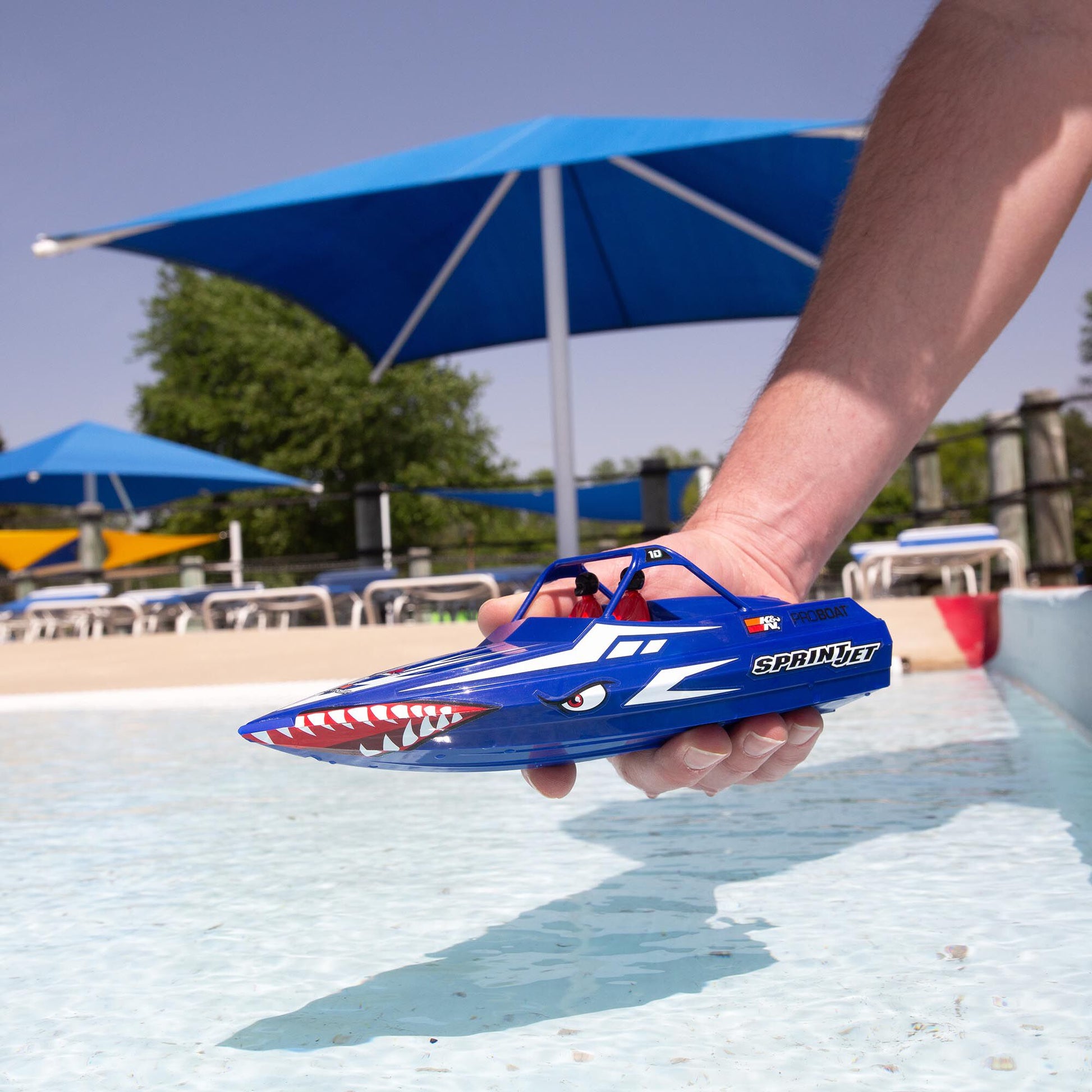 9" Sprintjet Self-Righting Deep-V Jet Boat Ready to Run with Battery and Charger (Blue) (PRB08045T2)_4