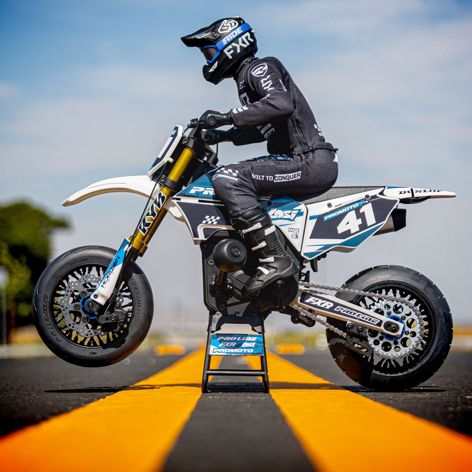 Supermoto Premounted Rear Tire with Black Wheel for 1/4 Promoto-MX (1) (PRO1022310)_2