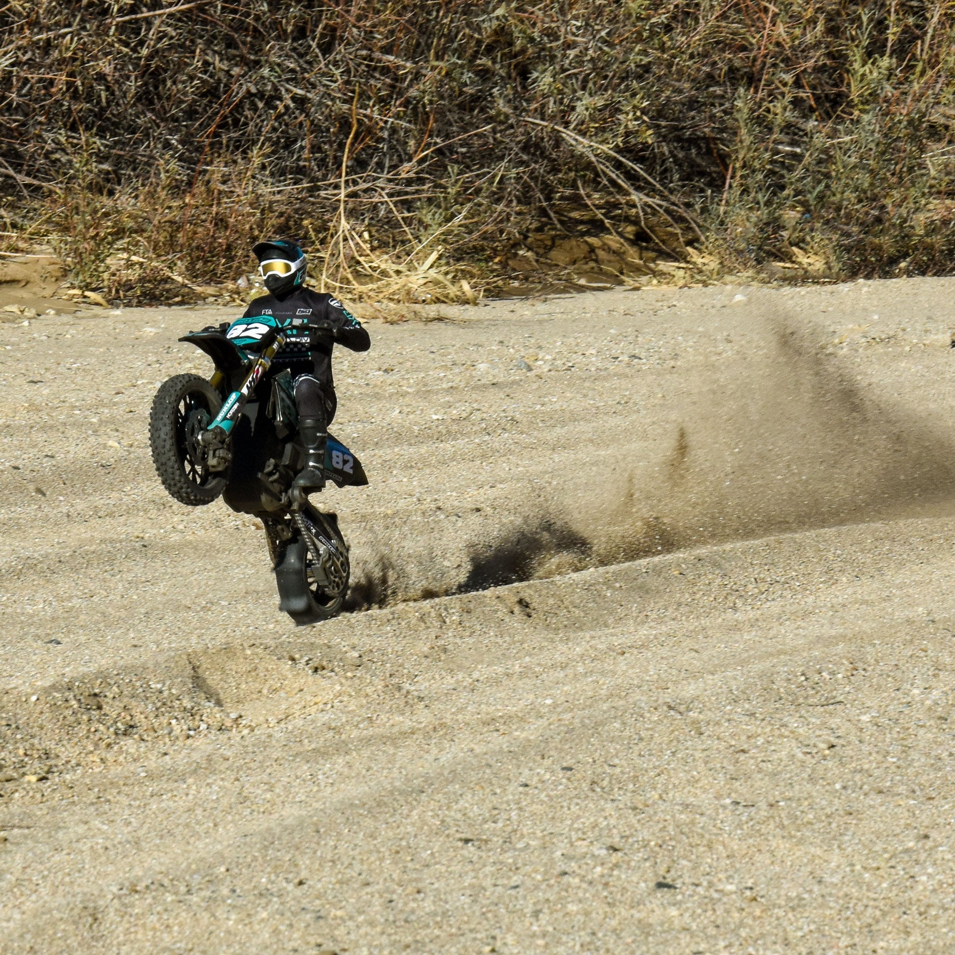 Roost MX Sand/Snow Paddle Premounted Rear Tire with Black Wheel for 1/4 Promoto-MX (PRO1023810)_4