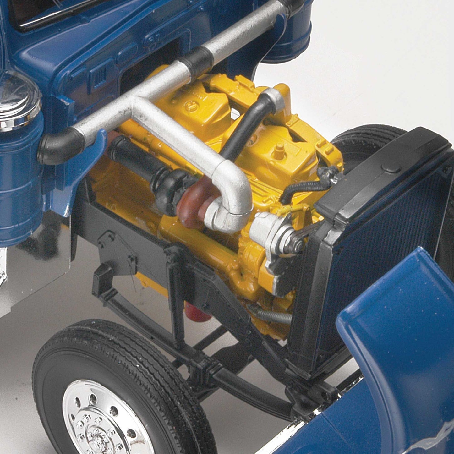 1/25 Kenworth W900 Aerodyne (RMX851507)