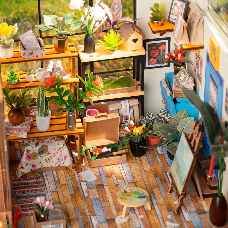 Cathy's Flower House  Miniature Wooden Model Kit (ROEDG104)