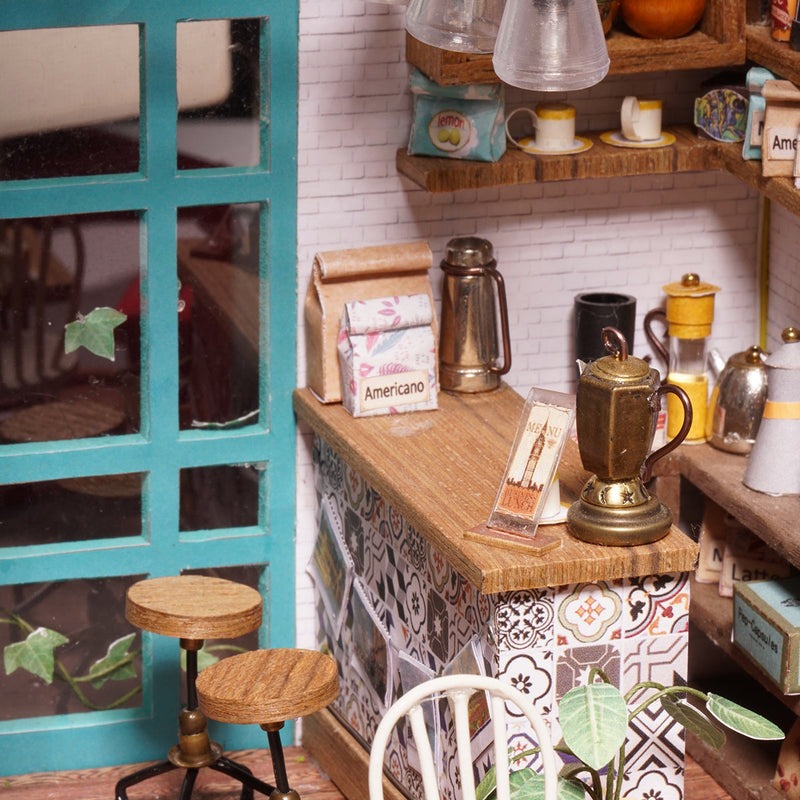 Simon's Coffee Shop Miniature Wooden Model Kit (ROEDG109)