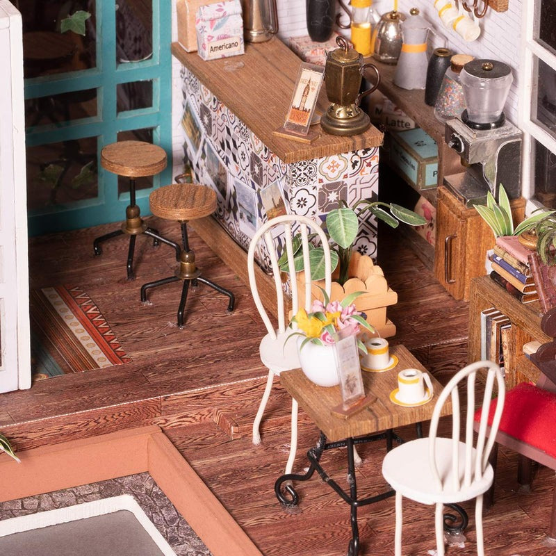 Simon's Coffee Shop Miniature Wooden Model Kit (ROEDG109)