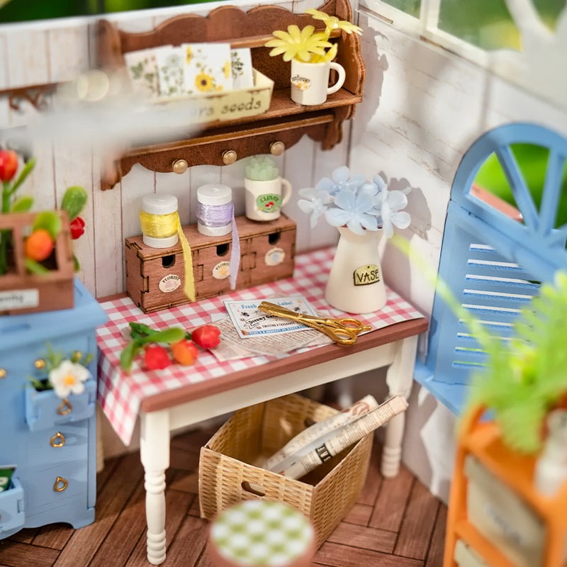 Dreamy Garden House Miniature Wooden Model Kit (ROEDG163)