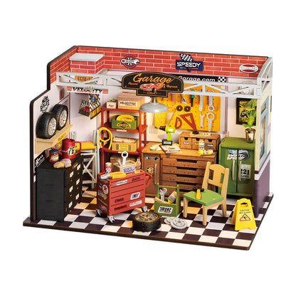 Garage Workshop Miniature Wooden Model Kit (ROEDG165)