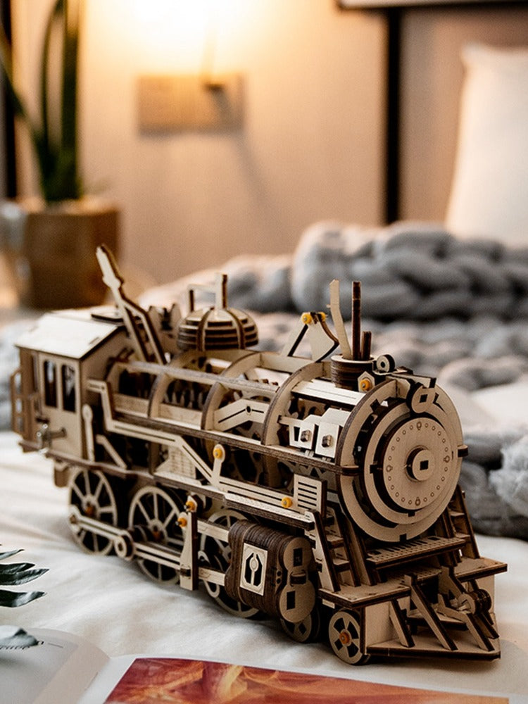 Steam Locomotive Wooden Model Kit Kit (ROELK701)