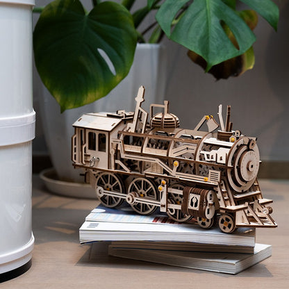 Steam Locomotive Wooden Model Kit Kit (ROELK701)