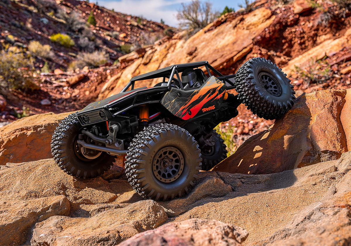 1/18 TXC-4M Exreme Crawler Ready to Run with Battery and Charger (Blue) (TRA120074-1-BLUE)