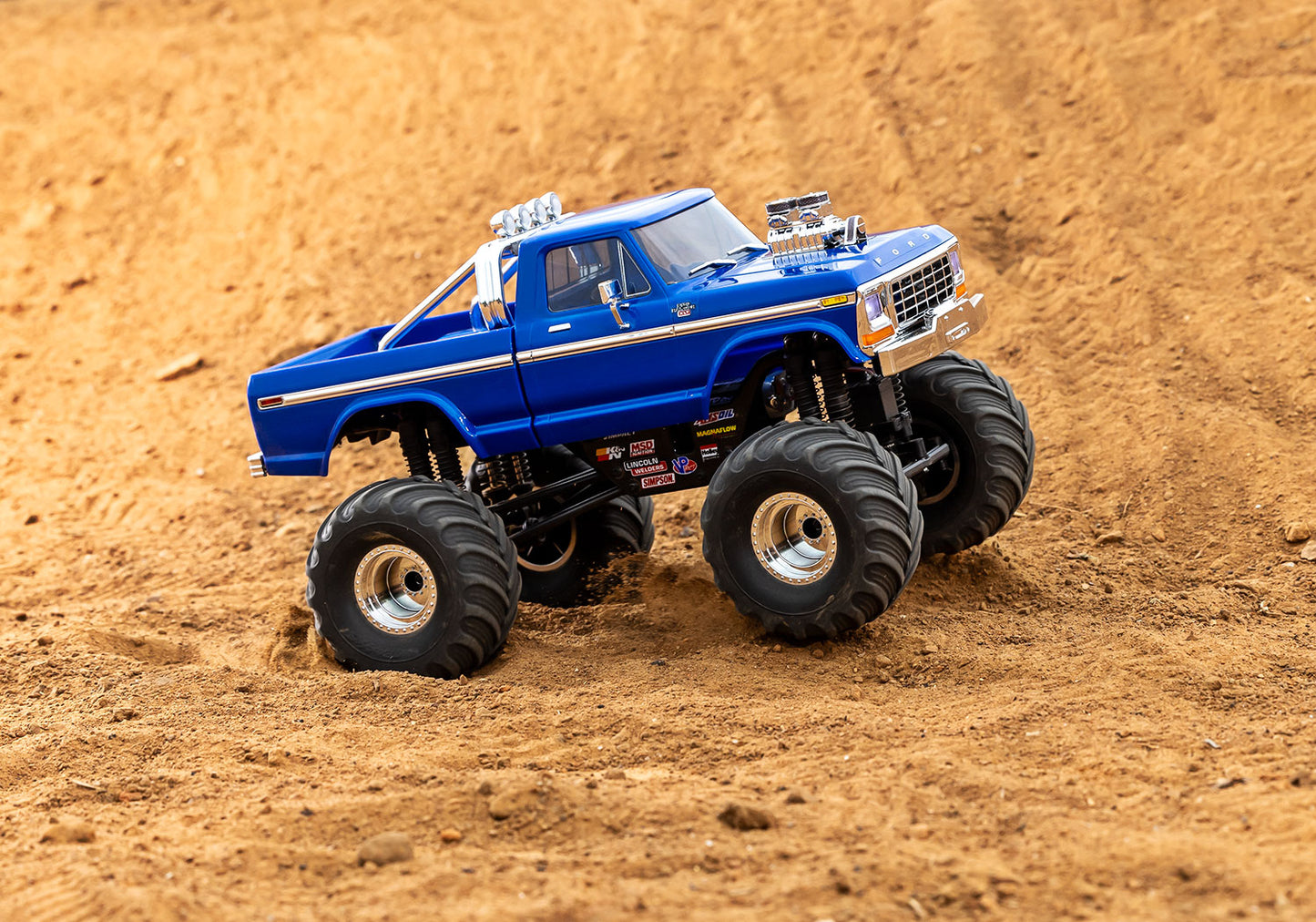 1/18 TRX-4MT Ford F-150 Ready to Run with Battery and Charger (Blue) (TRA98044-1-BLUE)