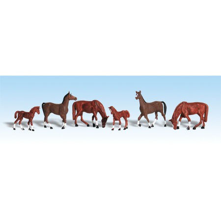 HO Chestnut Horses Figures (WOOA1842)