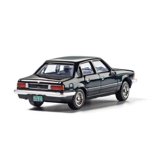 HO Black Sedan (WOOAS5367)