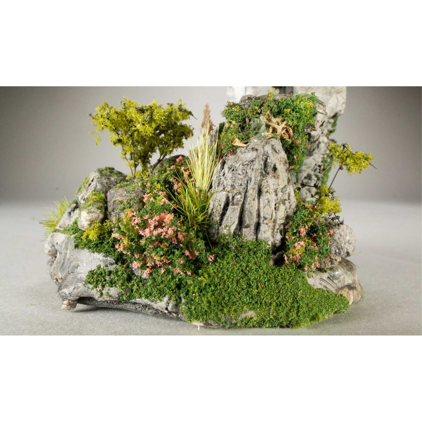 Spring Brambles Scenic Element (WOOG6481)