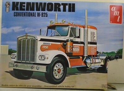 1/25 Kenworth W925 Semi Tractor, Movin' On Plastic Model Kit (AMT1021)