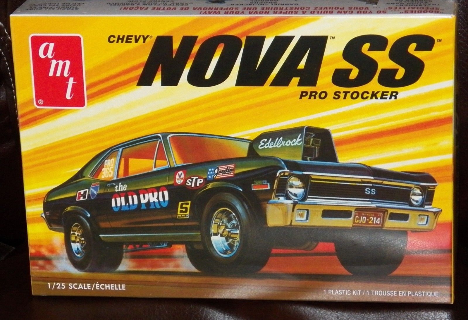 1/25 1972 Chevy Nova SS Old Pro Plastic Model Kit (AMT1142M)