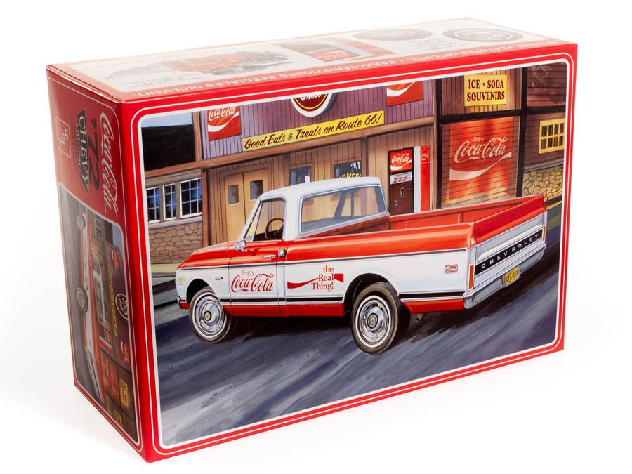 1/25 1972 Chevy Fleetside Pickup with Coca-Cola Vending Machine and Crates Plastic Model Kit (AMT1231M)