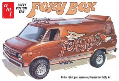 1/25 1975 Chevy Van "FOXY BOX" Plastic Model Kit (AMT1265)