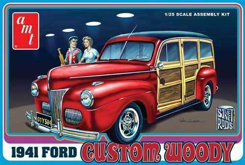 1/25 1941 Ford Woody Plastic Model Kit (AMT906)