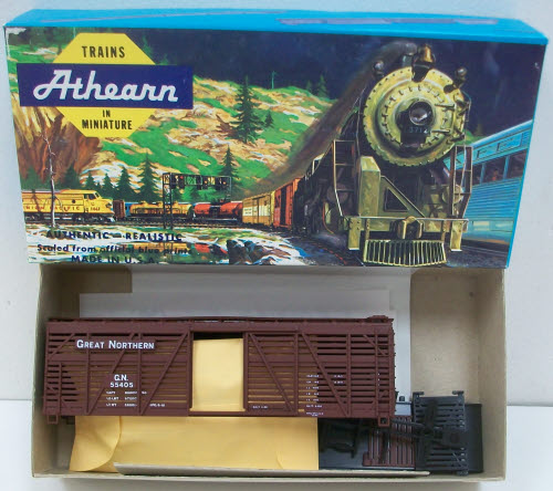 HO Great Northern 40' Stock Car Kit (ATH1771)