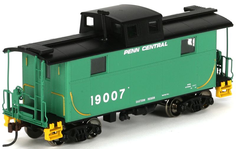HO Eastern 2 Window Caboose, Penn Central (PC) #19354 (ATH74378)