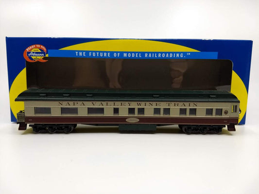 HO Napa Valley "Chardonnay" Observation Passenger Car #1018 (ATH8505)