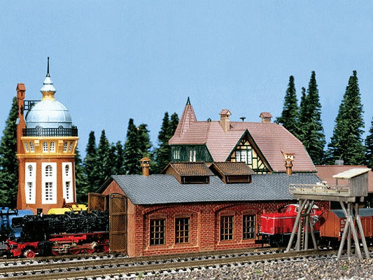 N Oldtimer Engine Shed Weathered Model, 7"x 2.06"x 2.5" (FLR222141)