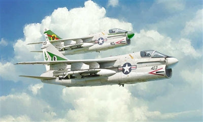 1/72 A-7E Corsair II Plastic Model Kit (ITA1411)