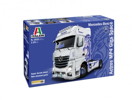 1/24 Mercedes-Benz Actros MP4 Giga Space Showtruck Plastic Model Kit (ITA3935)