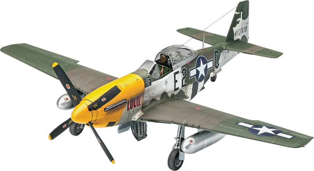 1/32 P51D Mustang Early Version Fighter Plastic Model Kit (RVL03944)