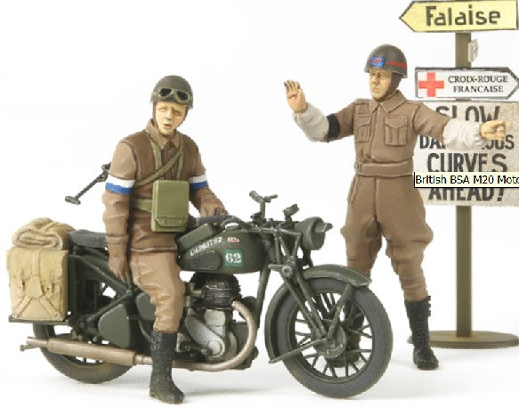 1/35 British BSA M20 Motorcycle with Rider and MP Plastic Model Kit (TAM35316)