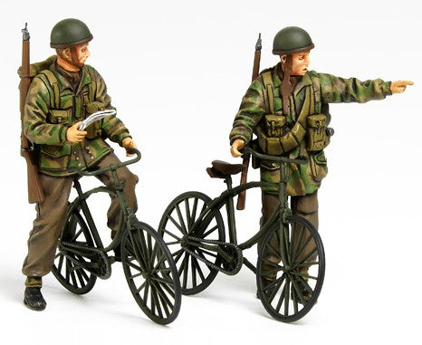 1/35 British Paratroopers (2) with Bicycles Plastic Model Kit (TAM35333)