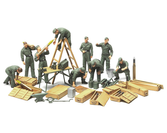 1/48 WWII German Tank and Field Maintenance Crew Plastic Model Kit (TAM32547)
