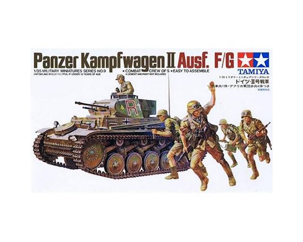 1/35 German PZKPFW II Tank Plastic Model Kit (TAM35009)