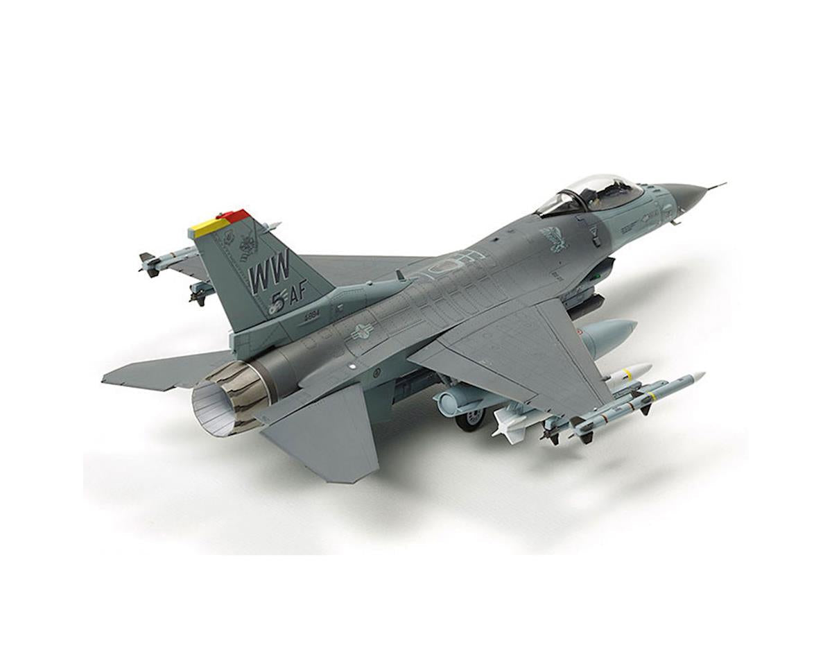 1/72 F-16 CJ Fighting Flacon with Equipment Plastic Model Kit (TAM60788)